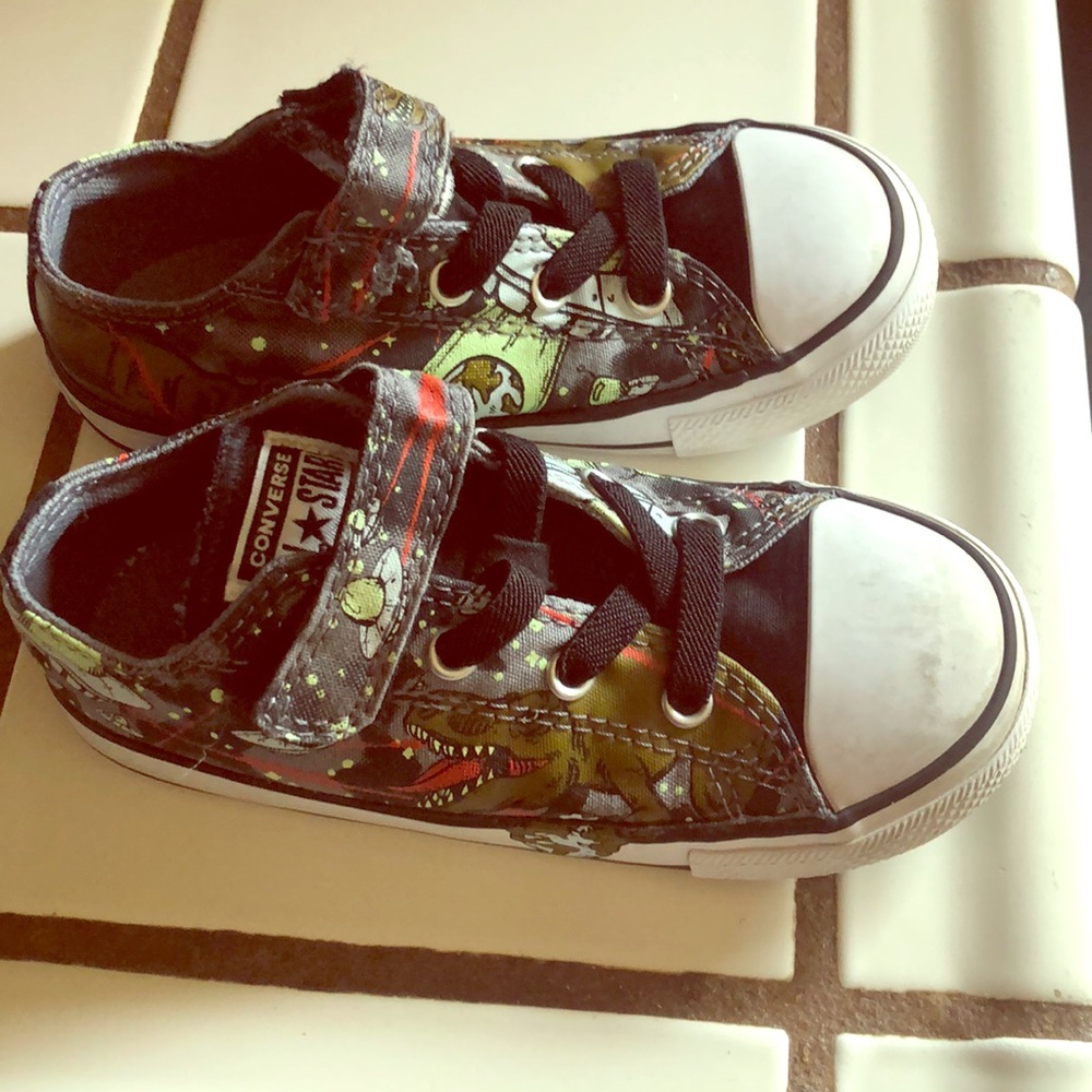 Converse Toddler Dinosaur Sneakers 👟 9 Toddler